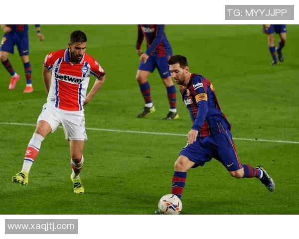 足球巨星化身老年人挑战篮球场展现不一样的运动魅力与幽默风采