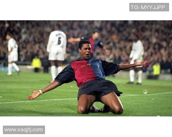 全能足球明星的攻守之道与比赛智慧解析