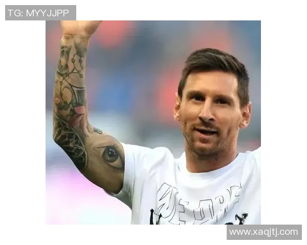 足球明星背部纹身图案男士风格解析与设计灵感分享