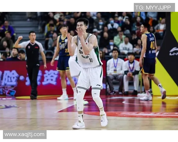 2015年CBA广东队与佛山队精彩对决回顾及赛后分析